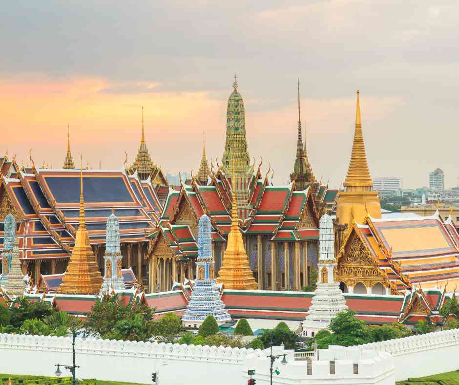 ท่าช้าง (N9 Tha Chang) พระบรมมหาราชวัง (Grand Palace) และ วัดพระแก้ว (Emerald Buddha) ที่เที่ยวริมแม่น้ำเจ้าพระยา