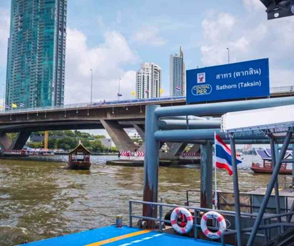 ท่าสาทร (Sathorn _ Central Pier) ท่าเรือศูนย์กลางที่เชื่อมกับ BTS สะพานตากสิน Connection to BTS Skytrain, Free boat to Asiatique The Riverfront